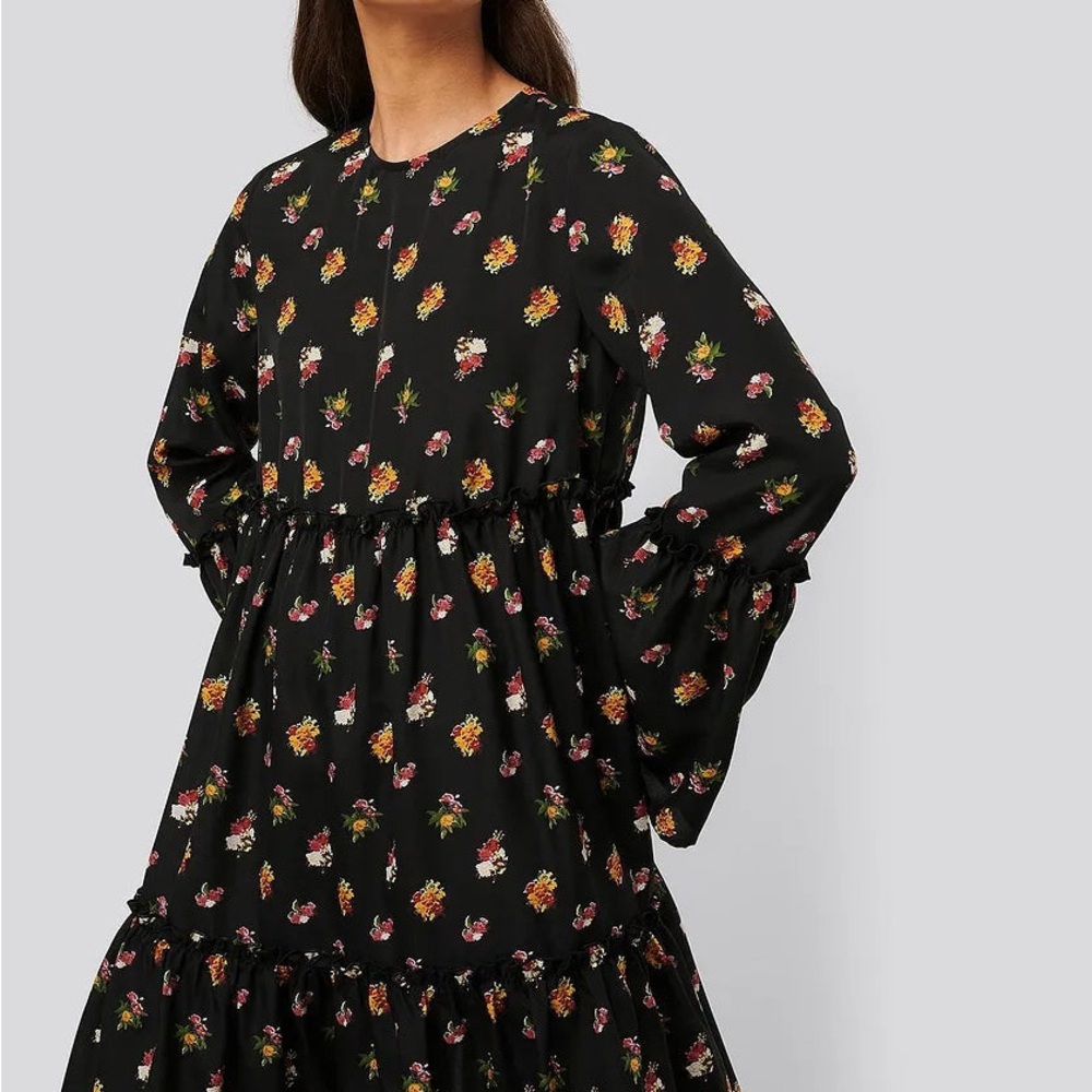 NA-KD Black Flounced Floral Chiffon Dress Size 34 (S) BohoStyle RomanticFemme - Picture 3 of 8
